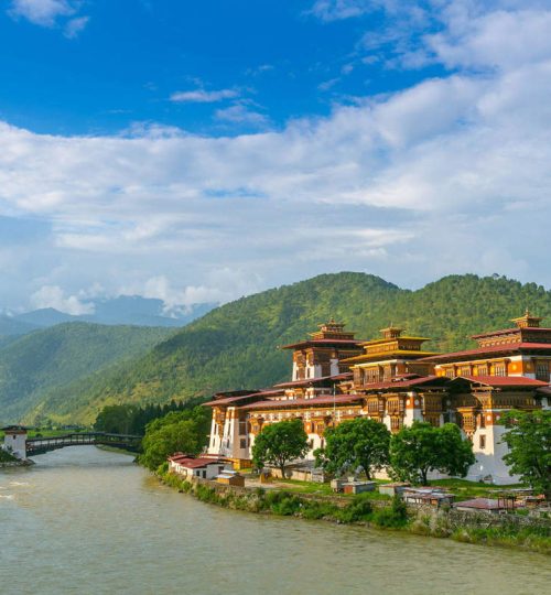 el-gran-dzong-de-paro_00000000_221222130718_1200x800
